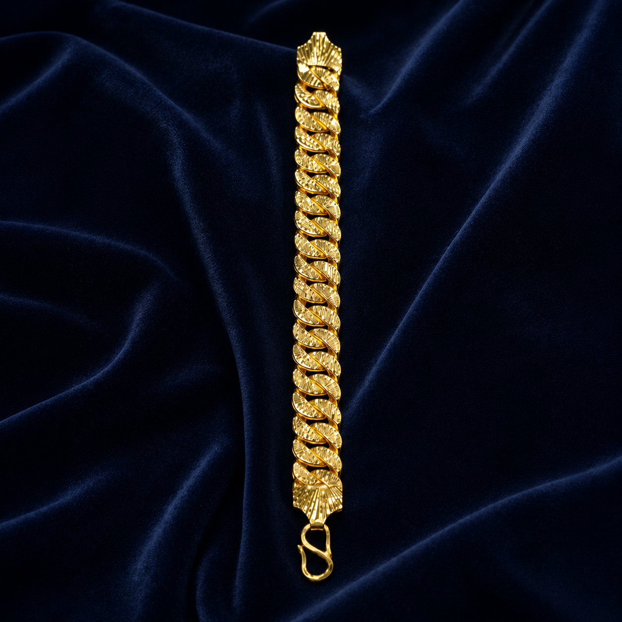 Classic Cuban Bracelet in Gold